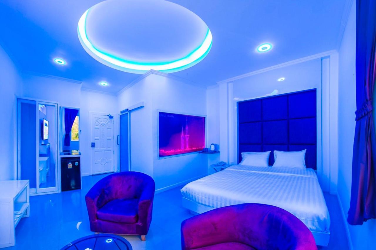 Titanic Residence-5 Minutes Walk To Walking Street 파타야 외부 사진